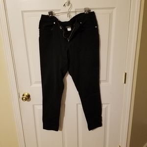 Black straight jeggings